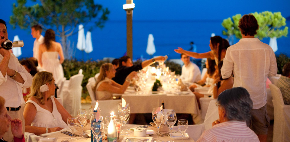 Feel the breeze... day & night!